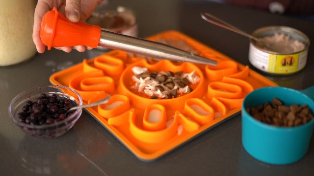 Messy Mutts 9.5" Silicone Lick Mat For Dogs, Pack Of 1 Can